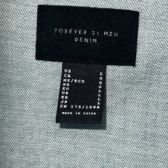 EUC Forever 21 Denim Men’s Jean Jacket - Size Large - Picture 3 of 9